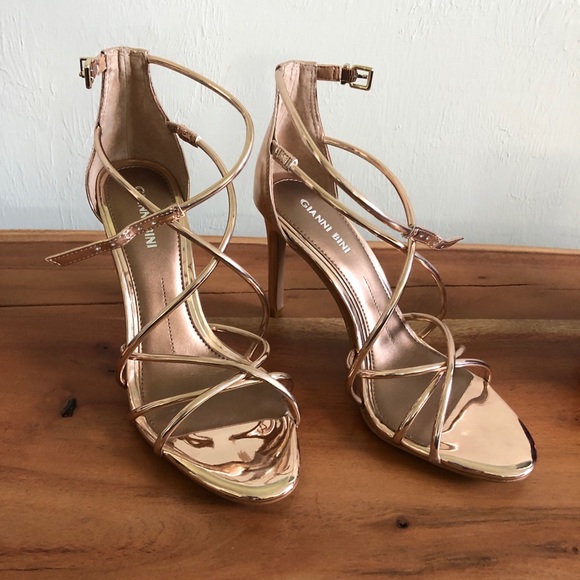 Shoes - Picture 4 of 4